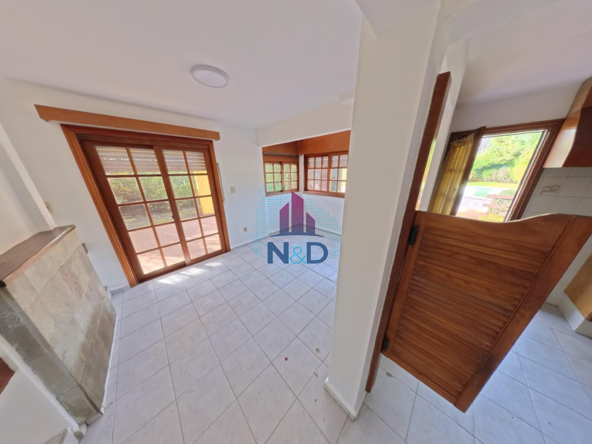 Casa ID.212 - VENTA CASA EN SALINAS,  GRAN TERRENO, 3 DORMITORIOS Y PISCINA 