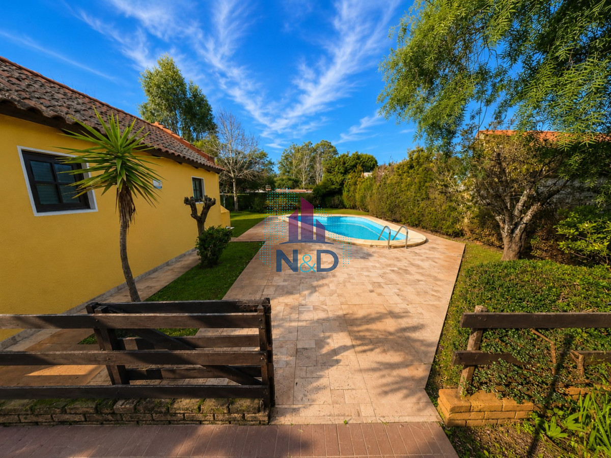 Casa ID.212 - VENTA CASA EN SALINAS,  GRAN TERRENO, 3 DORMITORIOS Y PISCINA 
