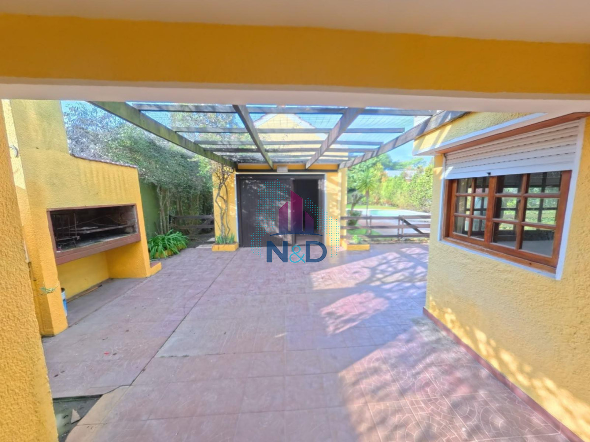 Casa ID.212 - VENTA CASA EN SALINAS,  GRAN TERRENO, 3 DORMITORIOS Y PISCINA 