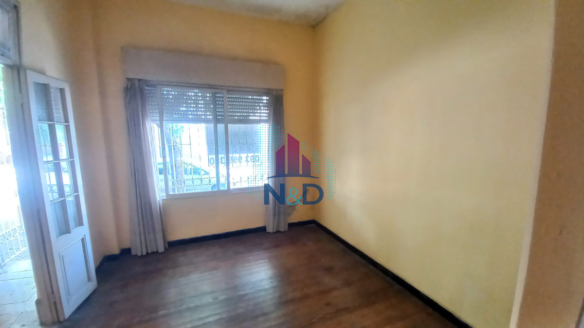 Casa ID.98 - CASA EN VENTA 3 DORMITORIOS, TRES CRUCES