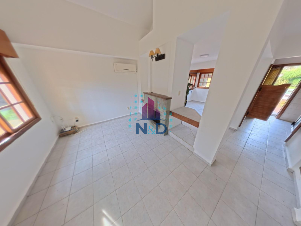 Casa ID.212 - VENTA CASA EN SALINAS,  GRAN TERRENO, 3 DORMITORIOS Y PISCINA 