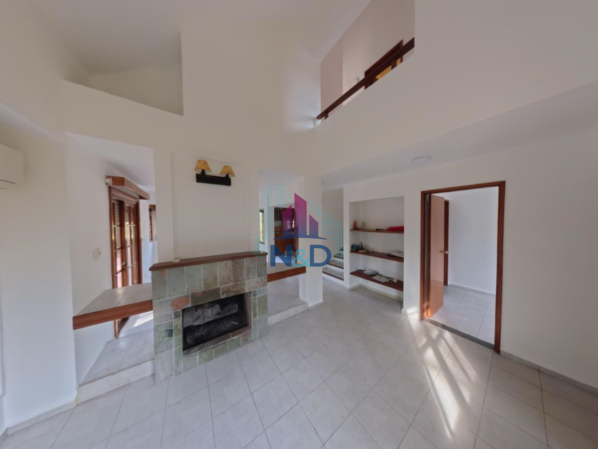 Casa ID.212 - VENTA CASA EN SALINAS,  GRAN TERRENO, 3 DORMITORIOS Y PISCINA 