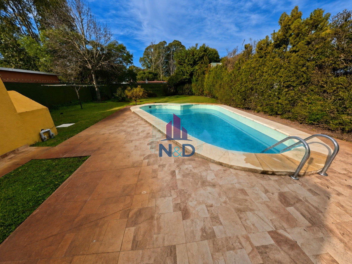 Casa ID.212 - VENTA CASA EN SALINAS,  GRAN TERRENO, 3 DORMITORIOS Y PISCINA 