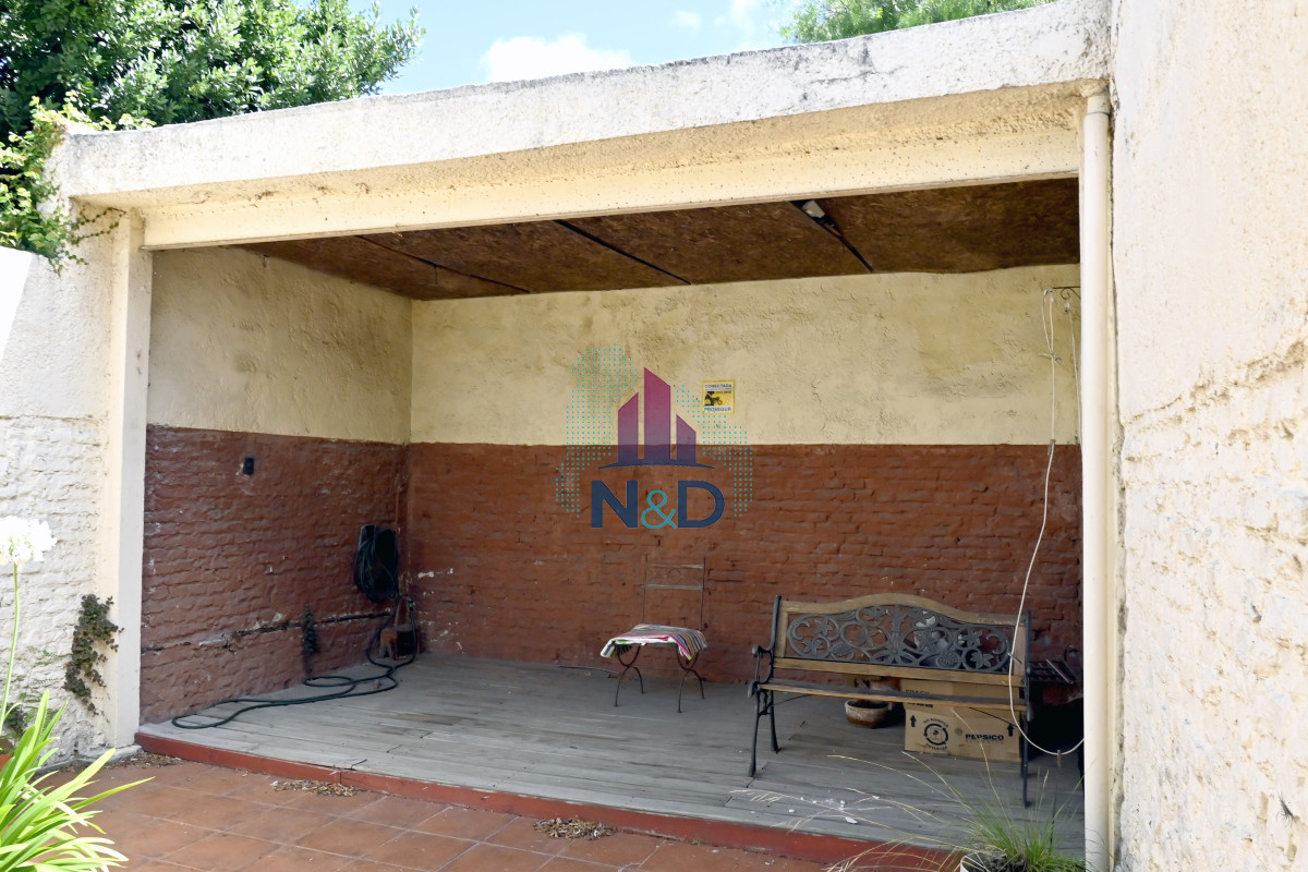 Casa ID.98 - CASA EN VENTA 3 DORMITORIOS, TRES CRUCES