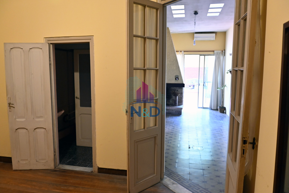 Casa ID.98 - CASA EN VENTA 3 DORMITORIOS, TRES CRUCES