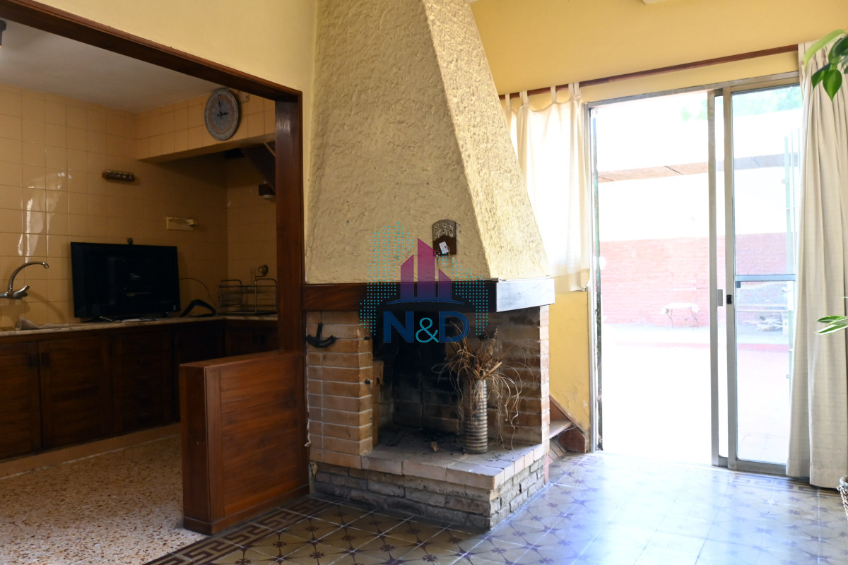 Casa ID.98 - CASA EN VENTA 3 DORMITORIOS, TRES CRUCES