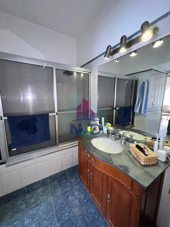 Casa ID.171 - SE VENDE COMODA CASA DE 4 CUARTOS CON PISCINA EN PARQUE BATLLE 