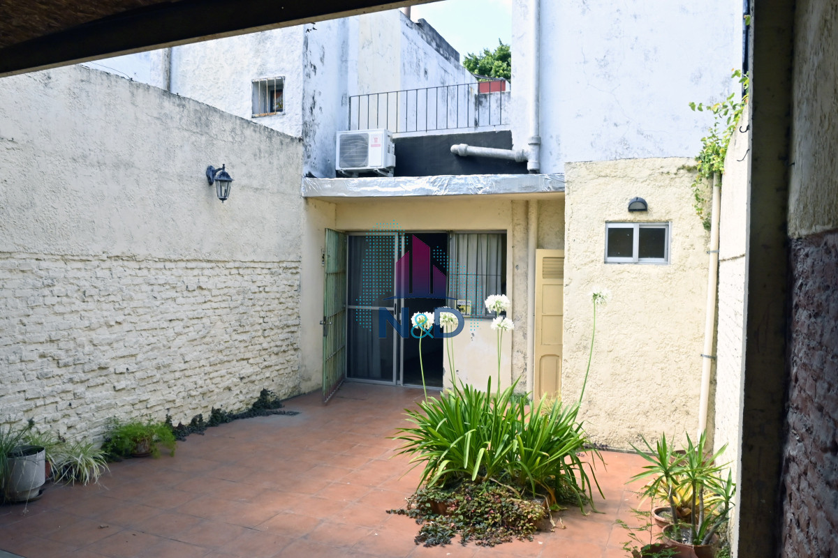 Casa ID.98 - CASA EN VENTA 3 DORMITORIOS, TRES CRUCES