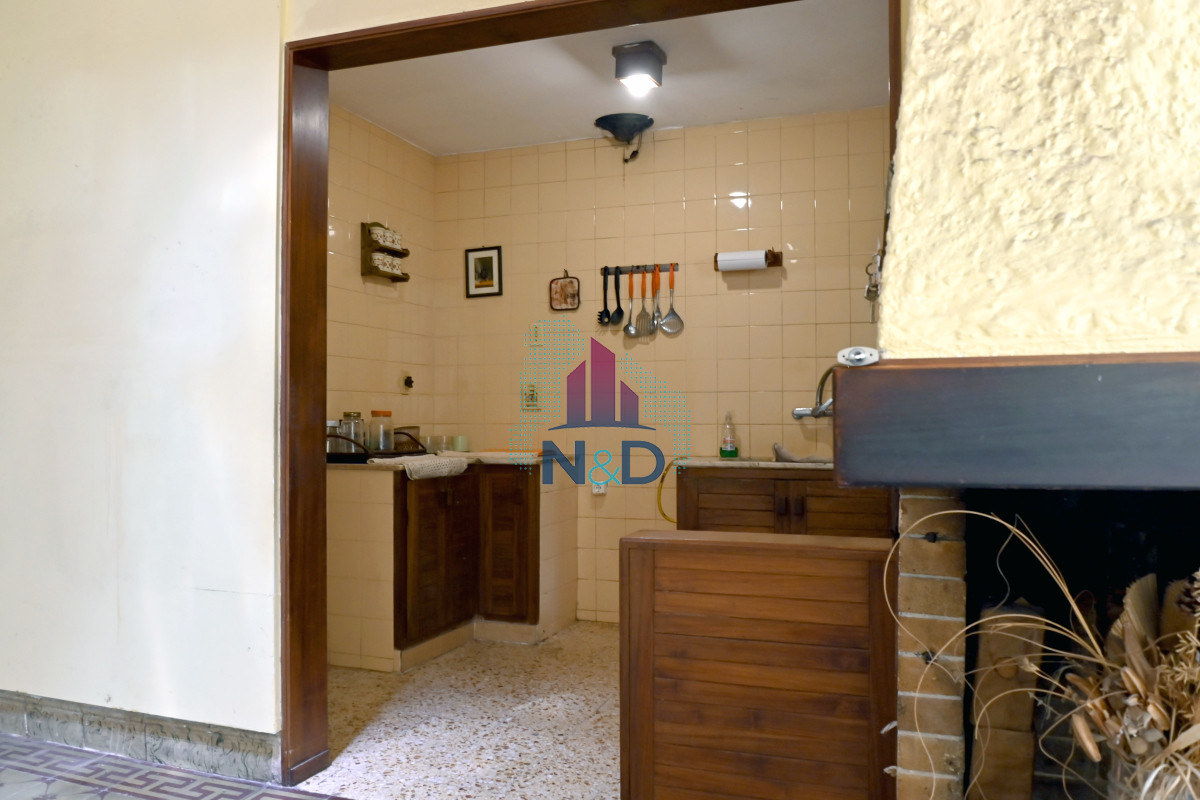Casa ID.98 - CASA EN VENTA 3 DORMITORIOS, TRES CRUCES