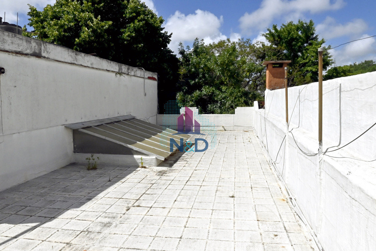 Casa ID.98 - CASA EN VENTA 3 DORMITORIOS, TRES CRUCES