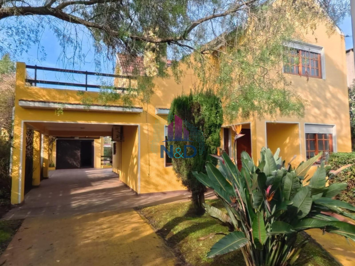 Casa ID.212 - VENTA CASA EN SALINAS,  GRAN TERRENO, 3 DORMITORIOS Y PISCINA 