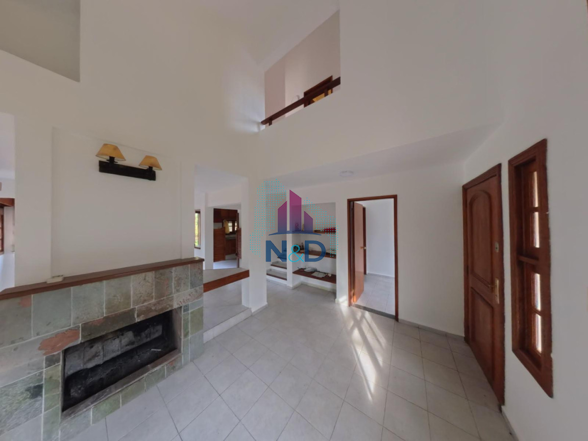 Casa ID.212 - VENTA CASA EN SALINAS,  GRAN TERRENO, 3 DORMITORIOS Y PISCINA 