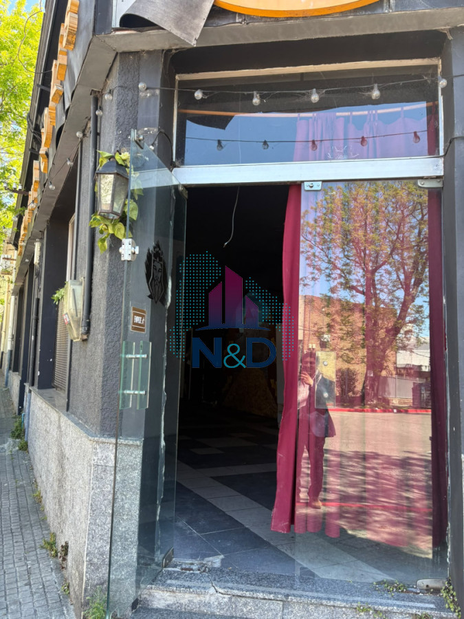 Local Comercial ID.92 - Alquiler de local esquina! amplio y luminoso!