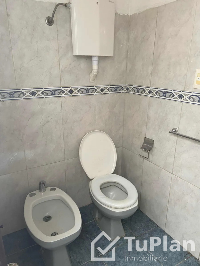Apartamento ID.1786 - (Ref 4.194) Se alquila casa en La comercial 