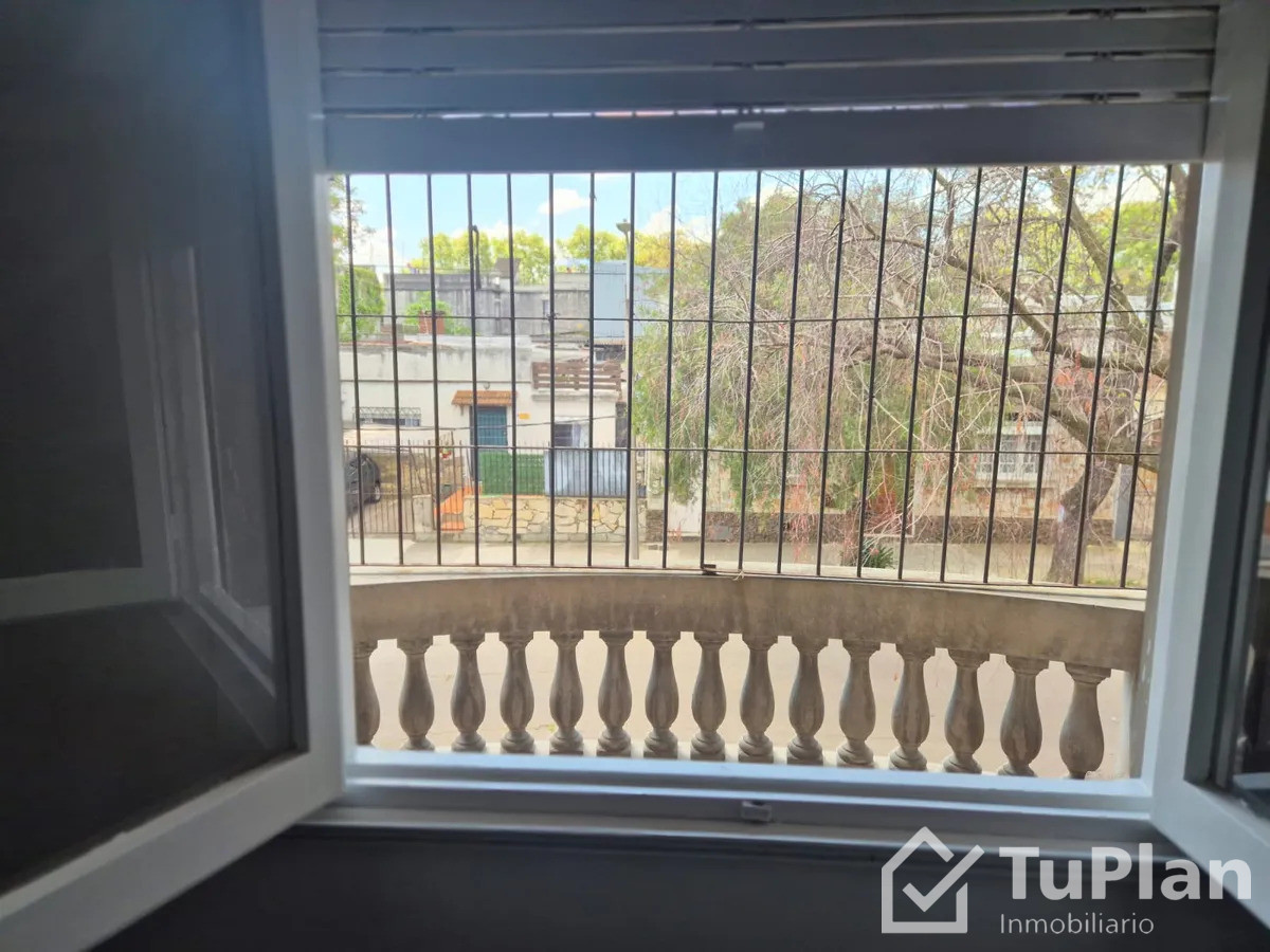 Apartamento ID.1890 - (Ref 4.295) Se alquila casa de 2 dormitorios en Brazo Oriental 
