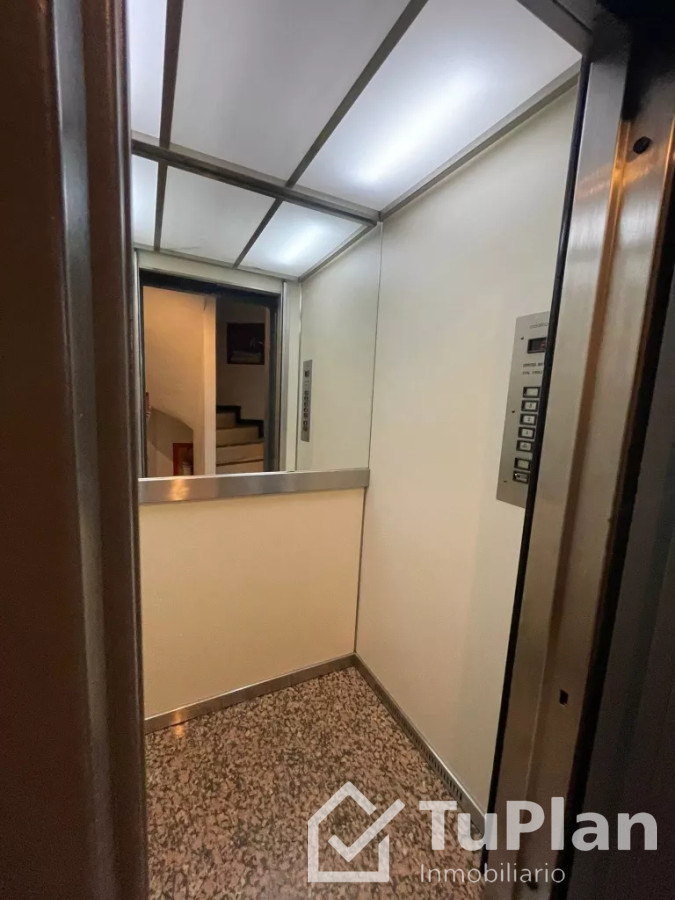 Apartamento ID.1636 - (Ref:4.052)Excelente apto semi amoblado 1dorm+cochera en centro