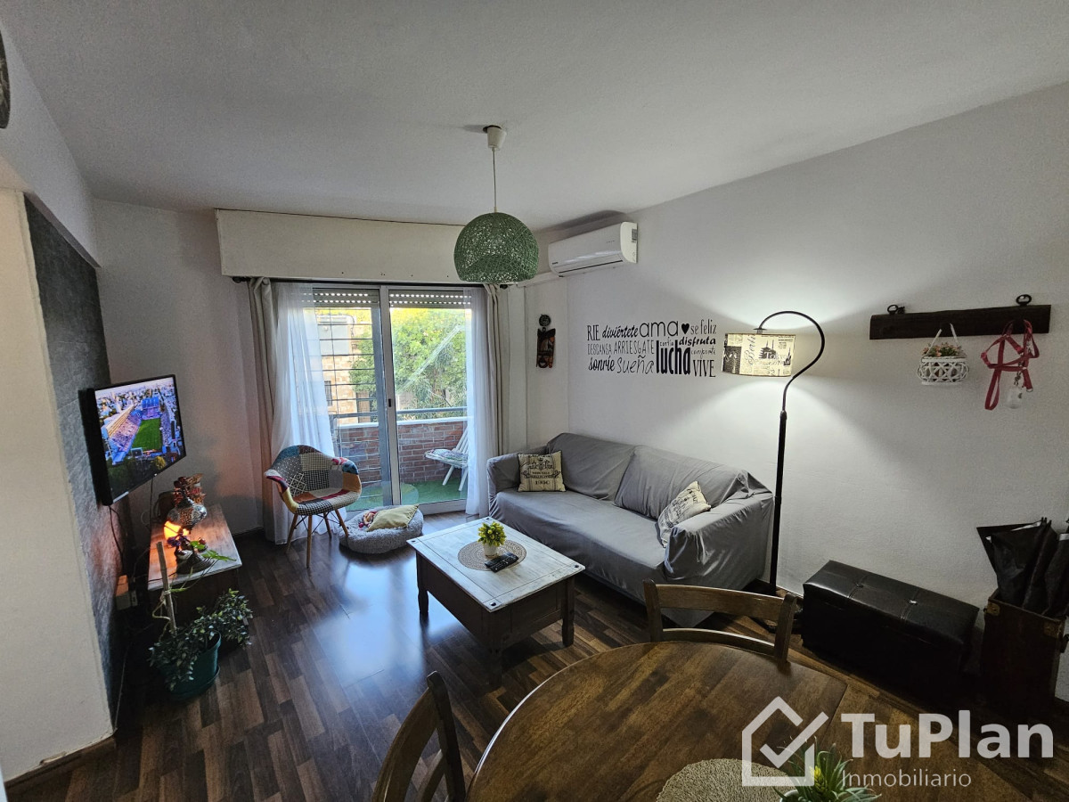 Apartamento ID.858 - (Ref: 3.138) Venta de apartamento de 2 dormitorios y 2 balcones en Aguada