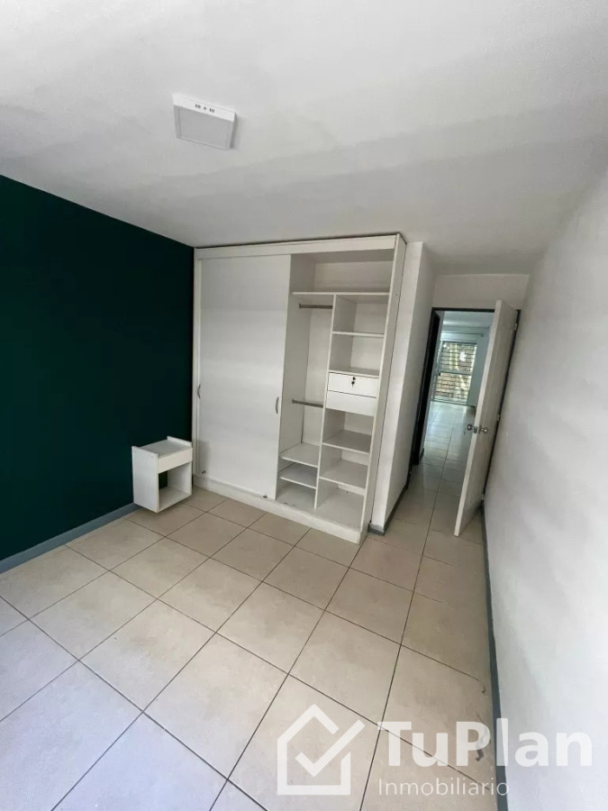 Apartamento ID.1636 - (Ref:4.052)Excelente apto semi amoblado 1dorm+cochera en centro