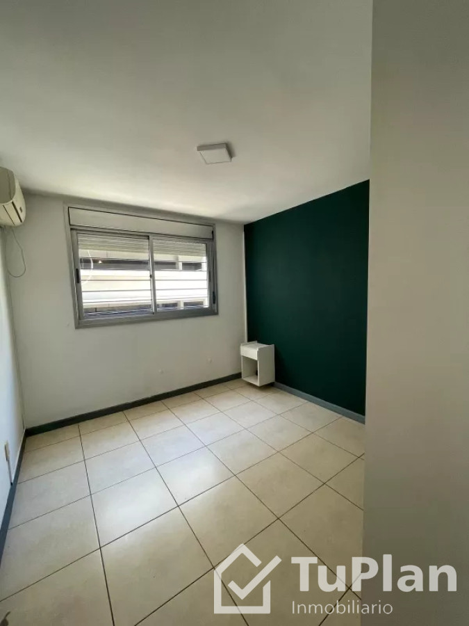 Apartamento ID.1636 - (Ref:4.052)Excelente apto semi amoblado 1dorm+cochera en centro