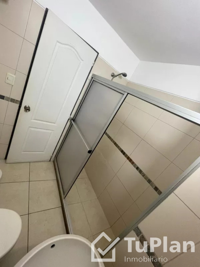 Apartamento ID.1636 - (Ref:4.052)Excelente apto semi amoblado 1dorm+cochera en centro