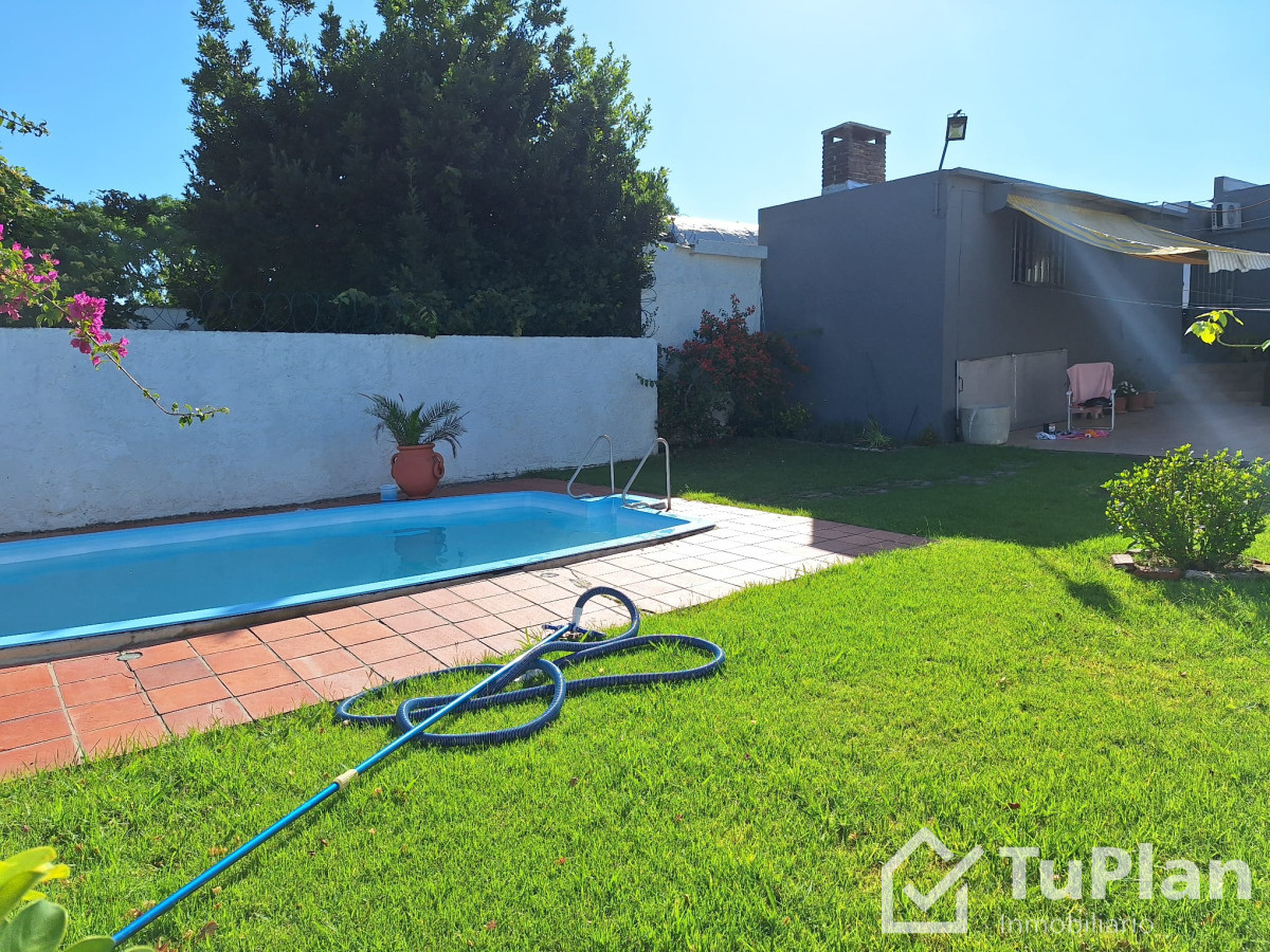 Apartamento ID.1639 - (Ref: 4.051) Casa3dorm+cochera+picina