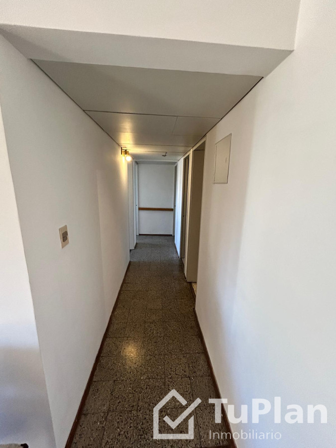 Apartamento ID.1742 - (Ref: 4.152) Apartamento en venta, 70m2, 3 dorm, baño, terraza lavadero, espacios amplios, Centro