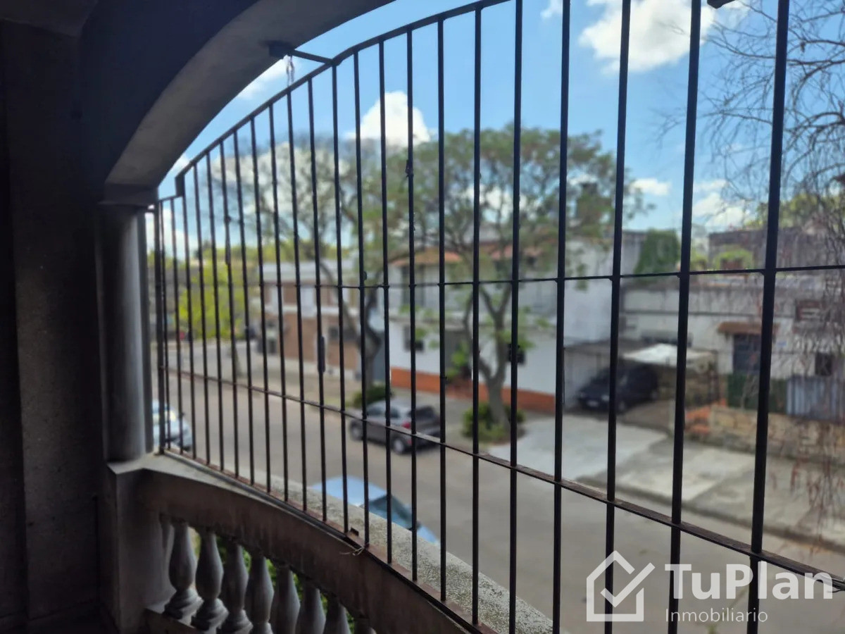 Apartamento ID.1890 - (Ref 4.295) Se alquila casa de 2 dormitorios en Brazo Oriental 