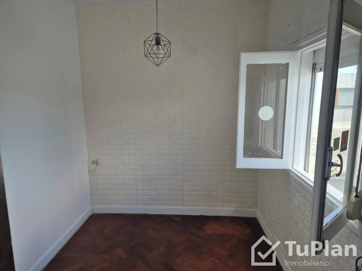 Apartamento ID.1890 - (Ref 4.295) Se alquila casa de 2 dormitorios en Brazo Oriental 