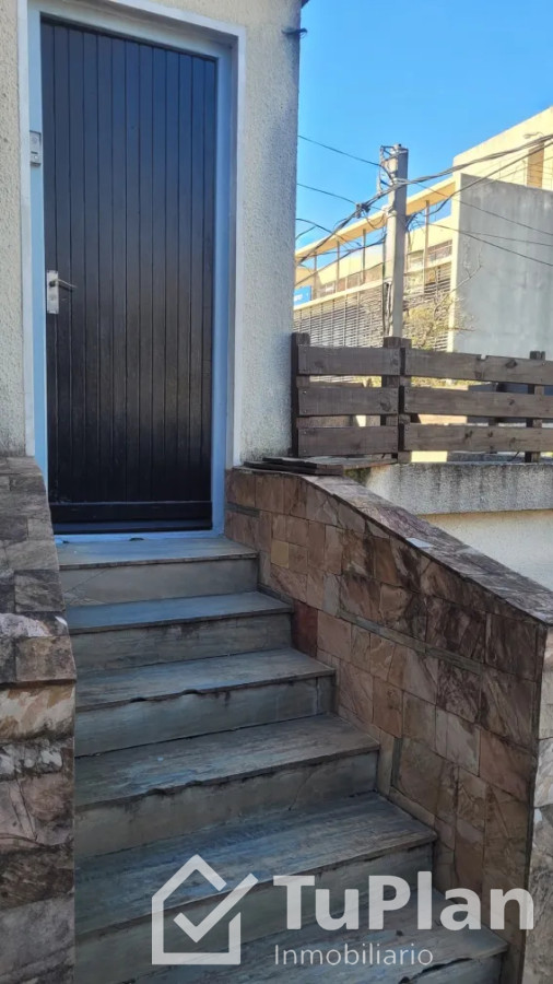 Apartamento ID.1791 - (Ref 4.199) Se alquila casa con jardin y parrillero en el Cerro