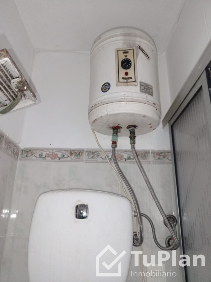 Apartamento ID.1833 - (Ref 4.240) Se alquila monoambiente en el Centro, próximo a Plaza Independencia y muy cercano a 18 de Julio 