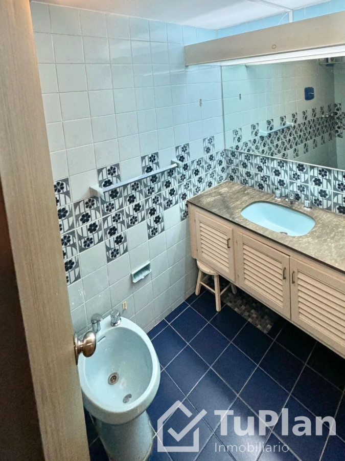 Apartamento ID.1777 - (Ref: 4.185) Se vende apartamento de 2 dormitorios con vista al mar en Península de Punta del Este