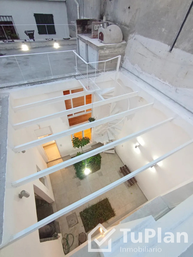 Apartamento ID.1929 - (Ref: 4.335) Se alquila monoambiente muy luminoso con terraza de pasto natural.