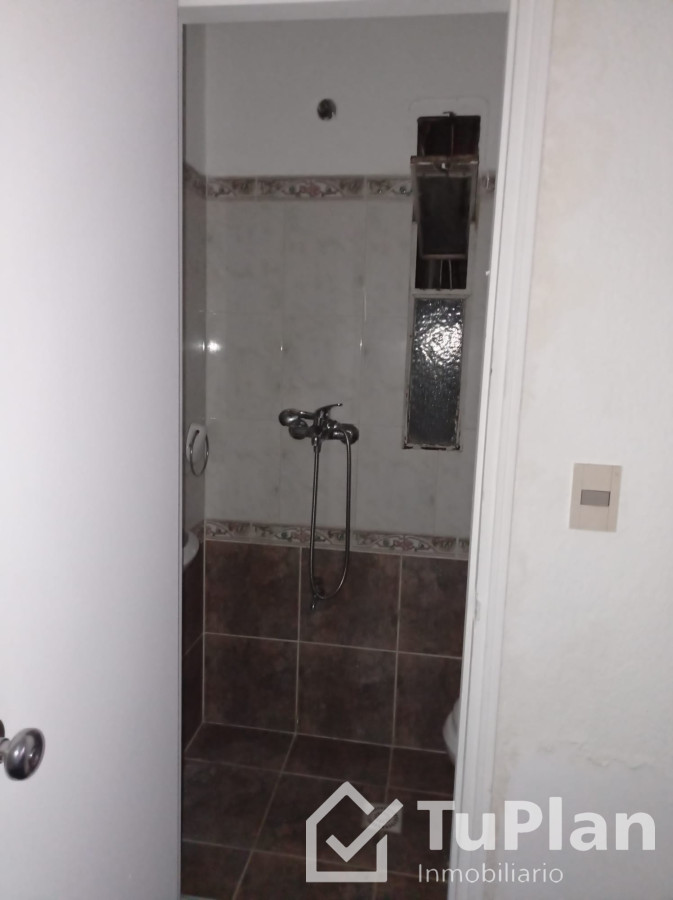 Apartamento ID.1833 - (Ref 4.240) Se alquila monoambiente en el Centro, próximo a Plaza Independencia y muy cercano a 18 de Julio 