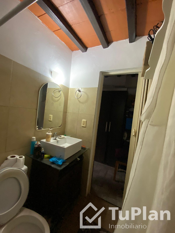 Apartamento ID.1749 - (Ref 4.159) Se vende casa de 3 dormitorios, patios y galpón en Colón 
