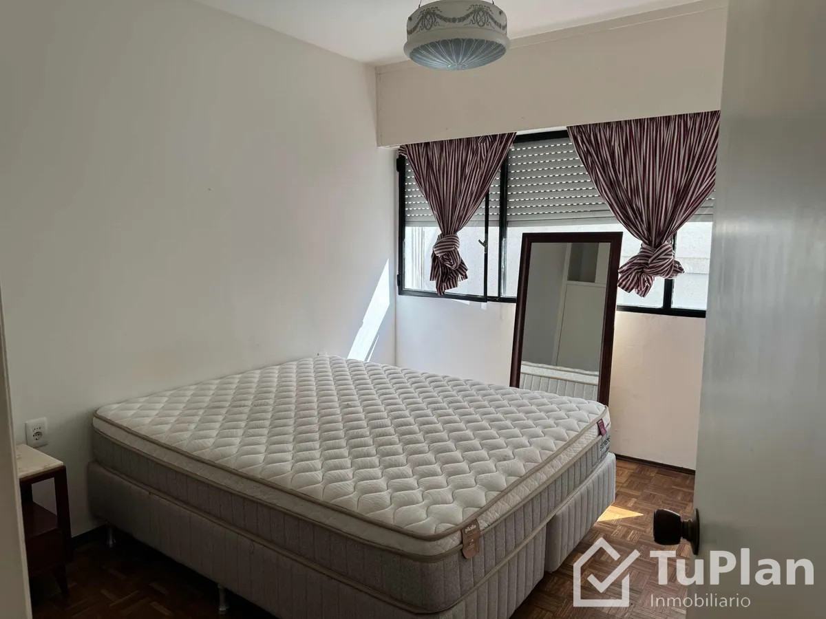Apartamento ID.1877 - (Ref 4.282) Se alquila apartamento de 3 dormitorios y 2 baños en Punta Carretas 