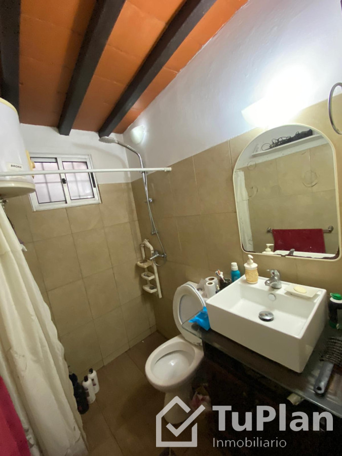 Apartamento ID.1749 - (Ref 4.159) Se vende casa de 3 dormitorios, patios y galpón en Colón 