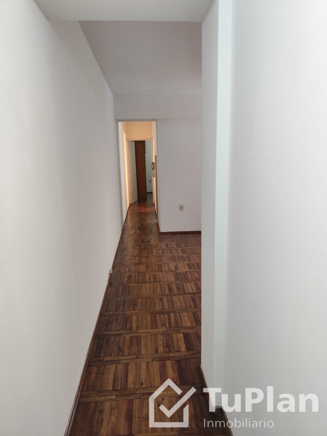 Apartamento ID.1689 - (Ref:4102) Amplio apto 1dorm centro