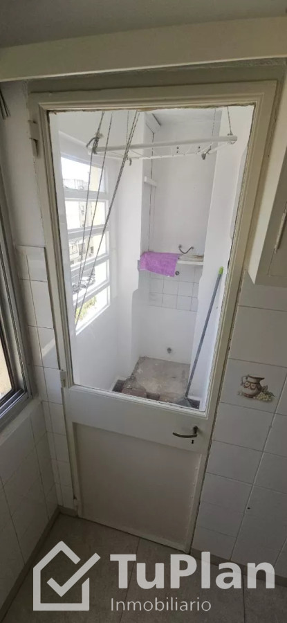 Apartamento ID.1675 - (Ref:4.088) Apto 1dorm+balcon centro