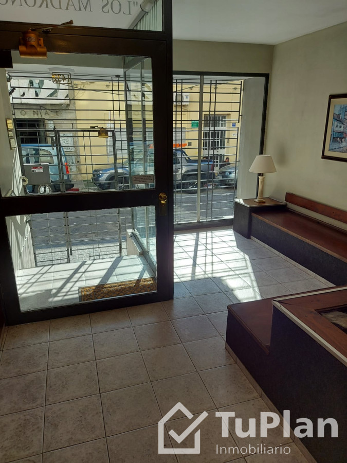 Apartamento ID.1742 - (Ref: 4.152) Apartamento en venta, 70m2, 3 dorm, baño, terraza lavadero, espacios amplios, Centro