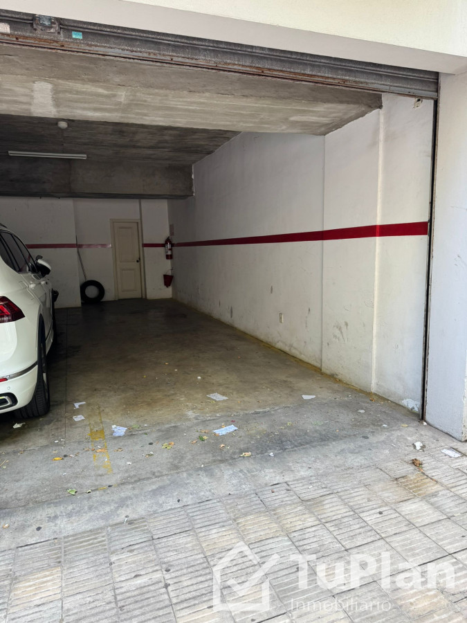 Apartamento ID.1594 - (Ref: 4.008) Amplia Cochera en tres cruces