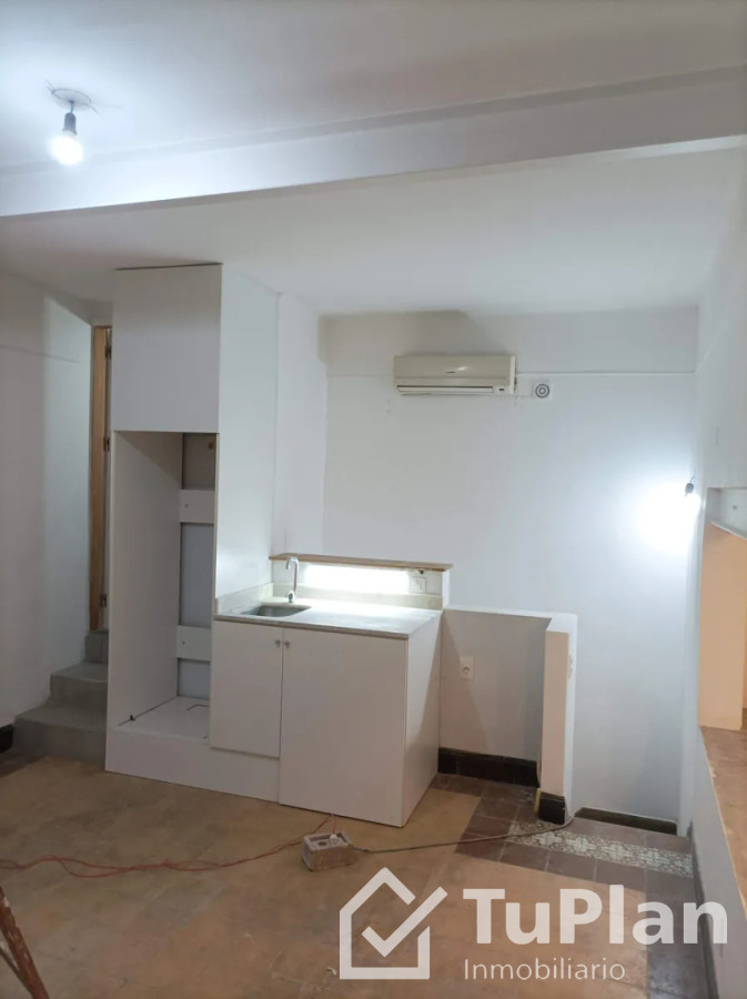 Apartamento ID.1929 - (Ref: 4.335) Se alquila monoambiente muy luminoso con terraza de pasto natural.