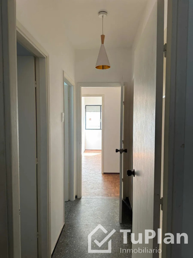 Apartamento ID.1877 - (Ref 4.282) Se alquila apartamento de 3 dormitorios y 2 baños en Punta Carretas 