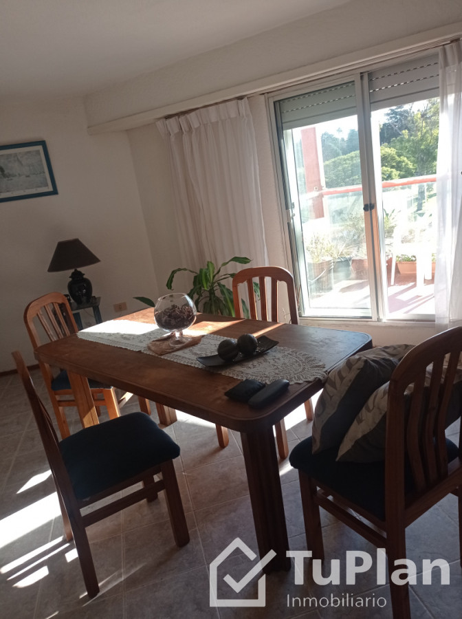 Apartamento ID.1978 - Ref. 5027 Apartamento 4 Dorm. en Buceo