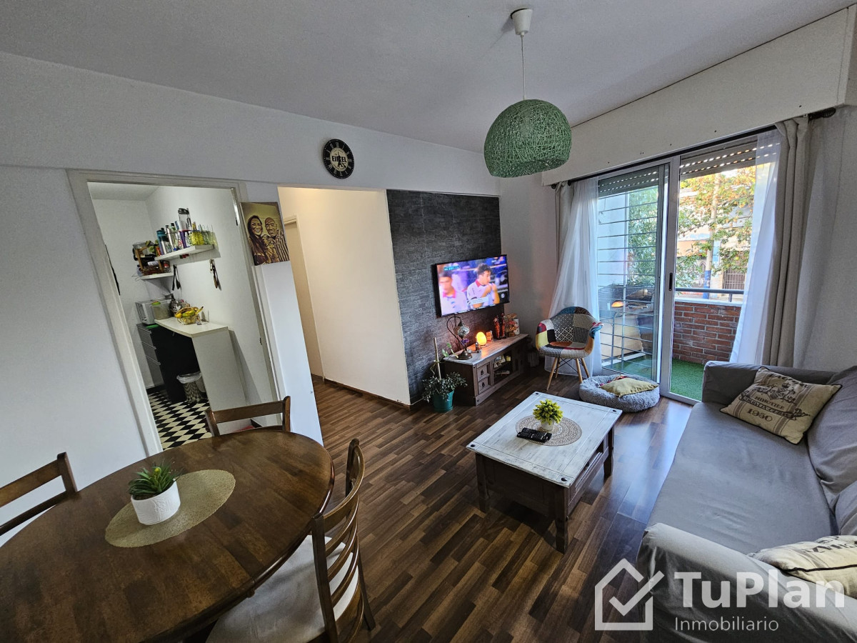 Apartamento ID.858 - (Ref: 3.138) Venta de apartamento de 2 dormitorios y 2 balcones en Aguada