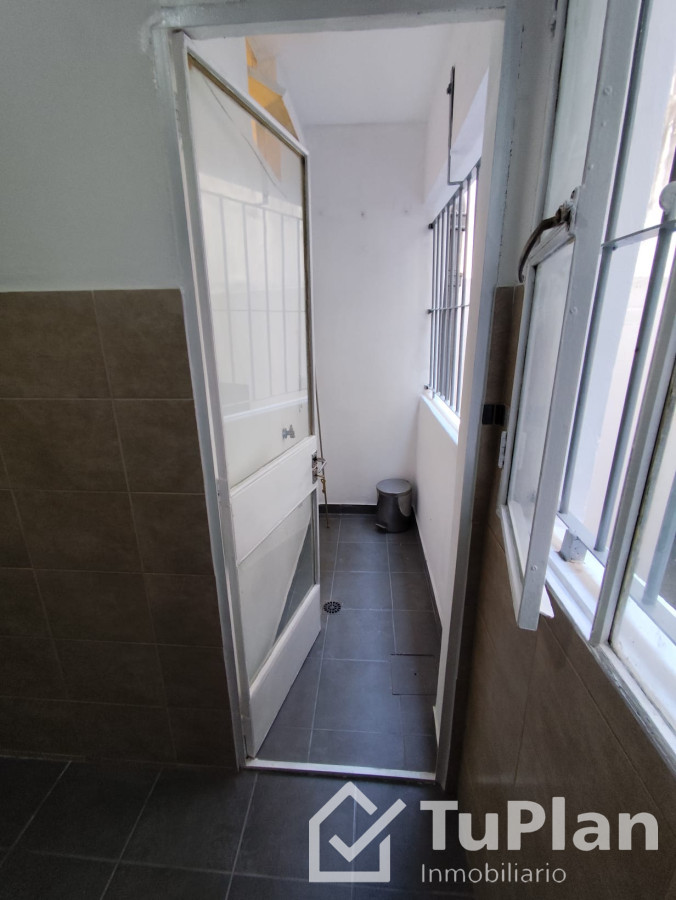 Apartamento ID.1689 - (Ref:4102) Amplio apto 1dorm centro