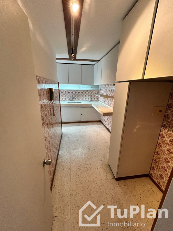 Apartamento ID.1742 - (Ref: 4.152) Apartamento en venta, 70m2, 3 dorm, baño, terraza lavadero, espacios amplios, Centro