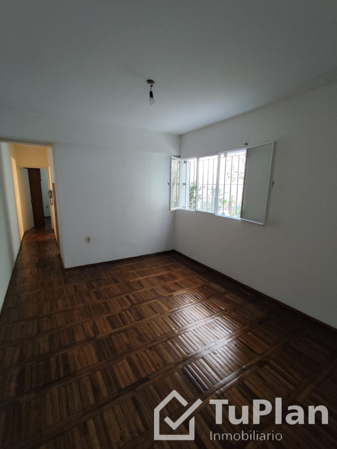 Apartamento ID.1689 - (Ref:4102) Amplio apto 1dorm centro