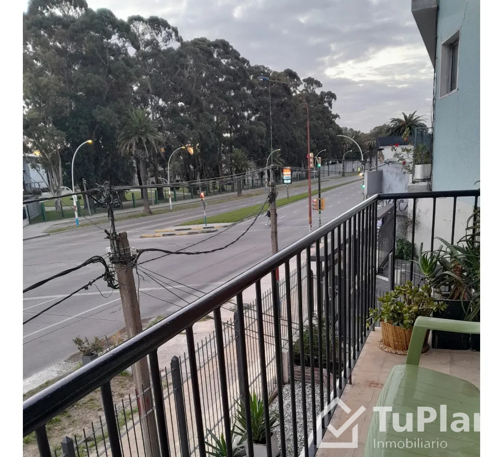 Apartamento ID.1874 - (Ref 4.280) Se alquila apartamento de 2 dormitorios, 2 baños y gran patio en La Blanqueada 