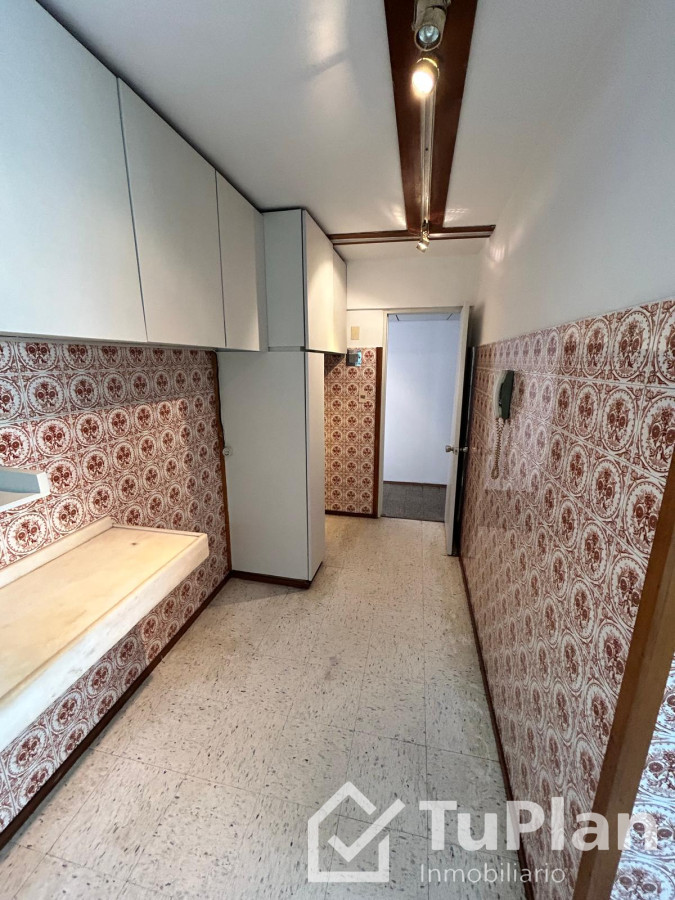 Apartamento ID.1742 - (Ref: 4.152) Apartamento en venta, 70m2, 3 dorm, baño, terraza lavadero, espacios amplios, Centro