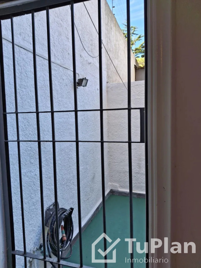 Apartamento ID.1764 - (Ref 4. 173) Se alquila apartamento en Malvin Sur 